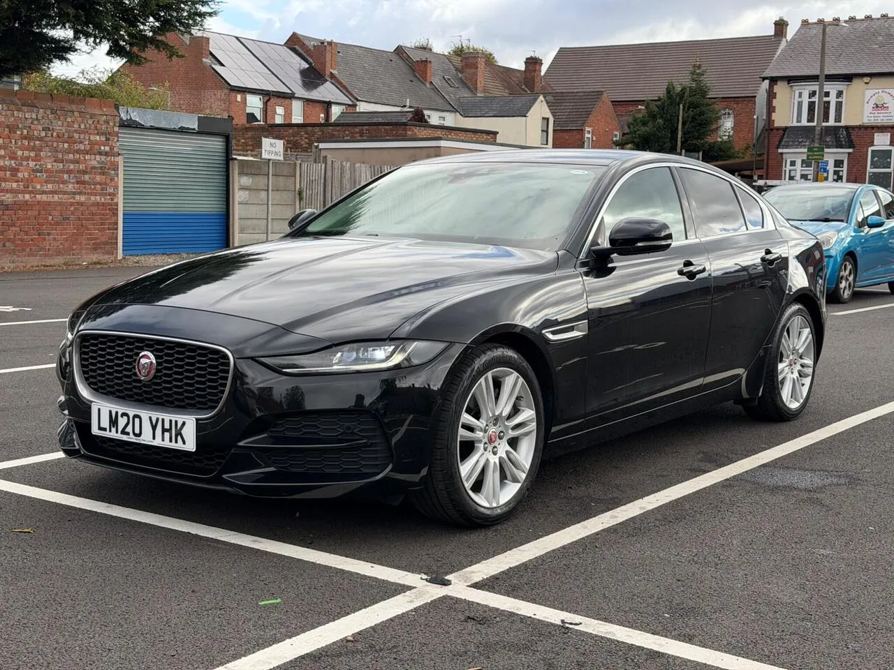 Jaguar Xe 2020 photo 2