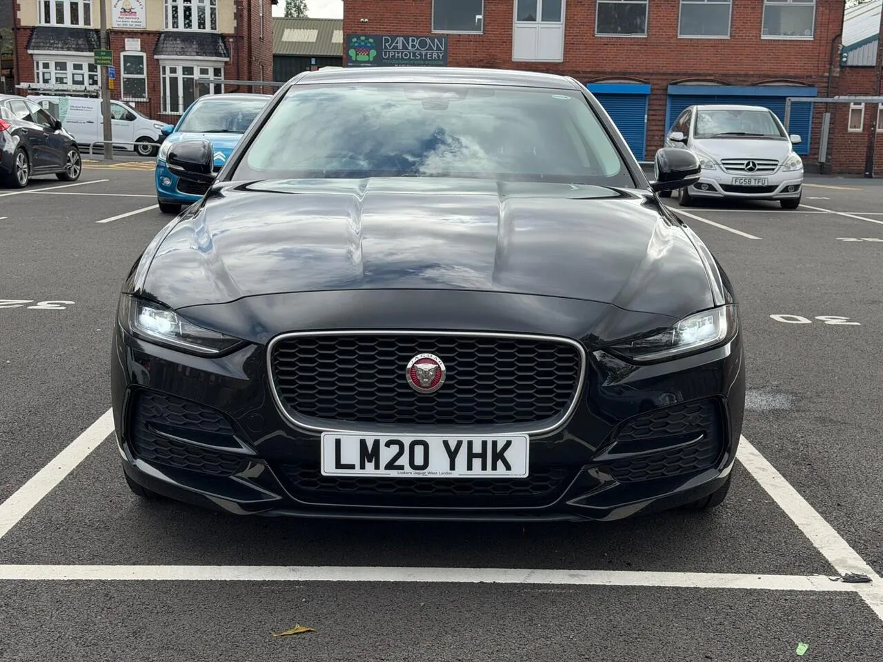 Jaguar Xe 2020 photo 3