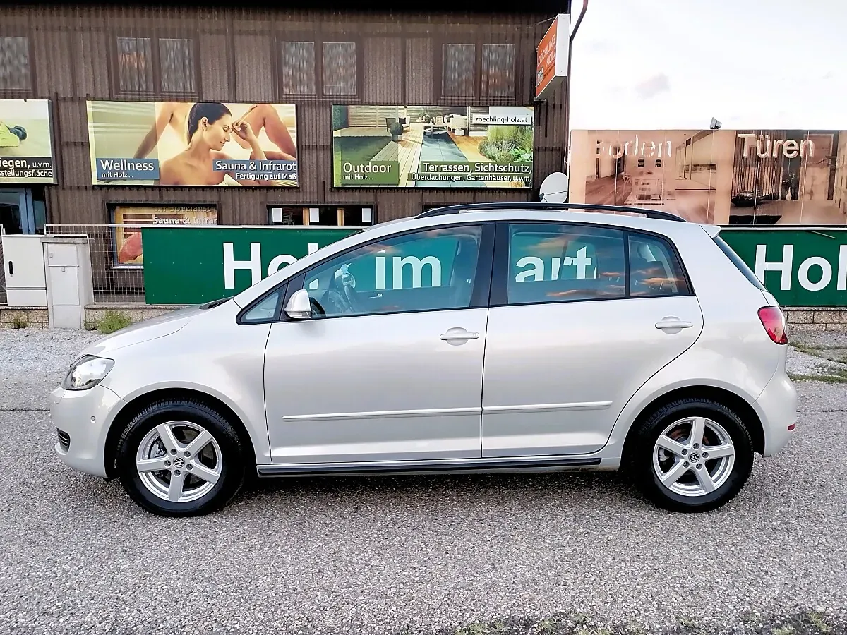 Volkswagen Golf 2010 photo 2