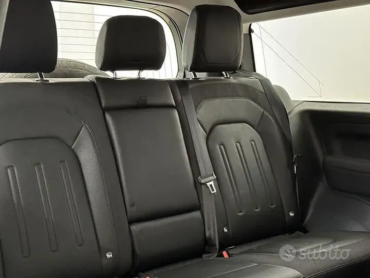 Land Rover Defender 2021 photo 5
