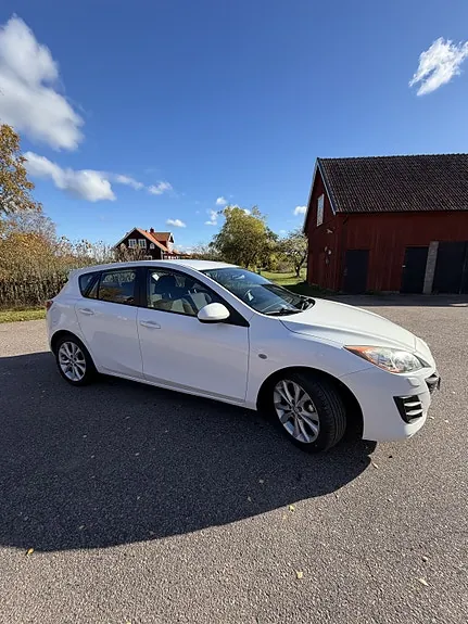 Mazda 3 2010 photo 3