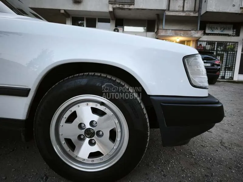 Mercedes-Benz W124 1988 photo 5