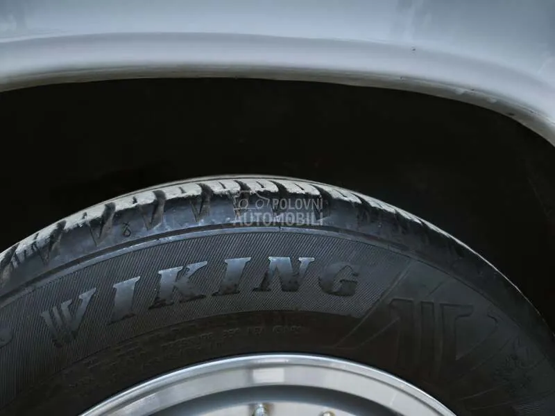 Mercedes-Benz W124 1988 photo 3