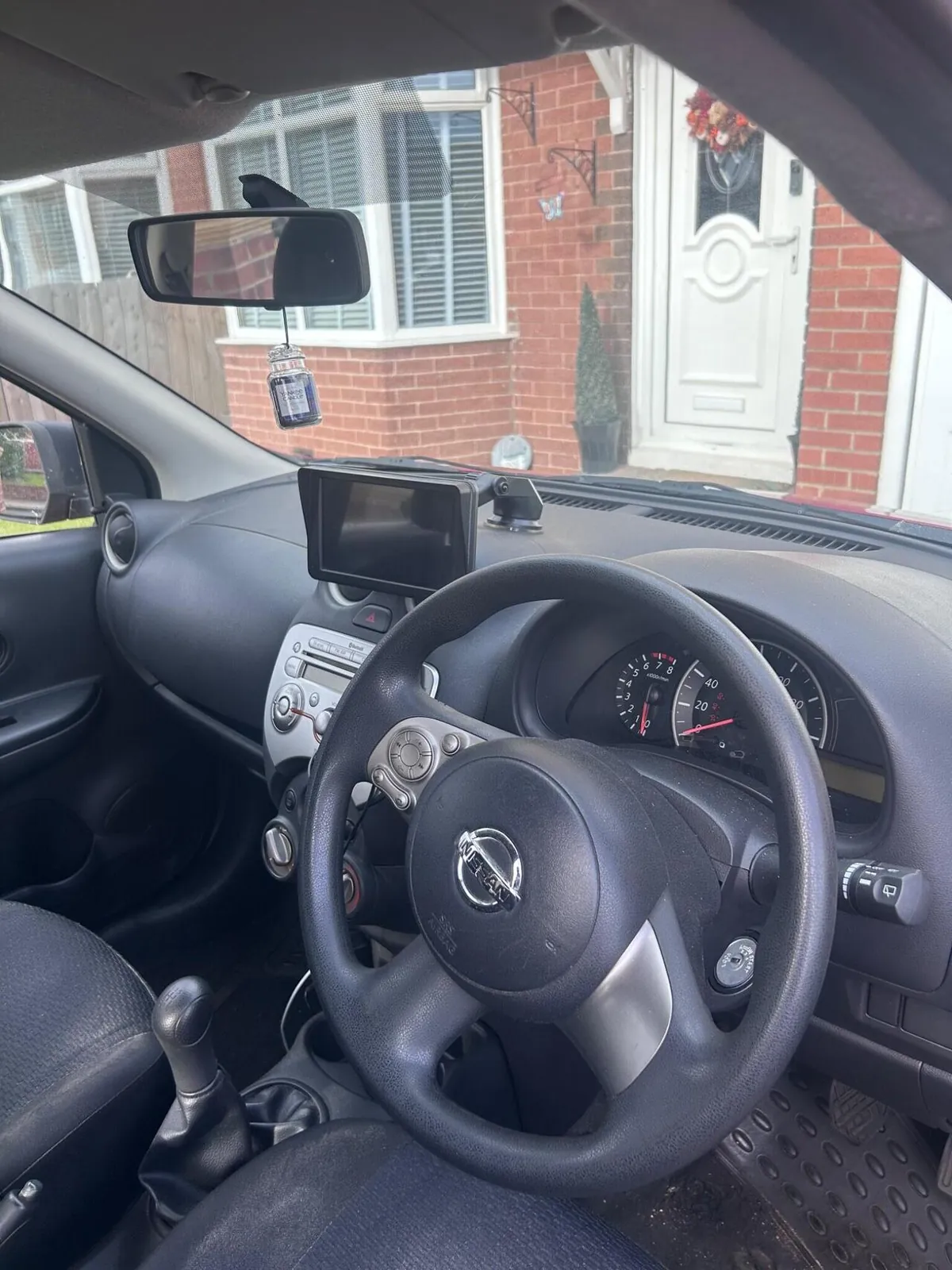 Nissan Micra 2012 photo 4