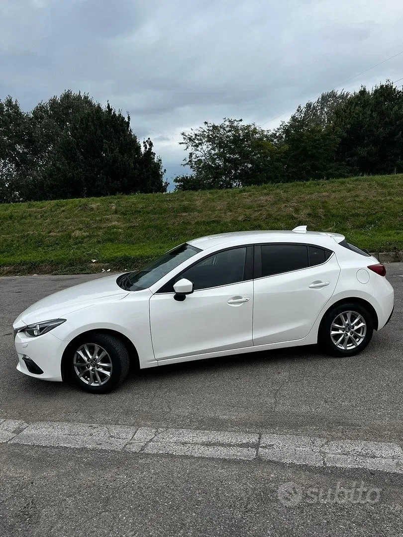 Mazda 3 2015 photo 2