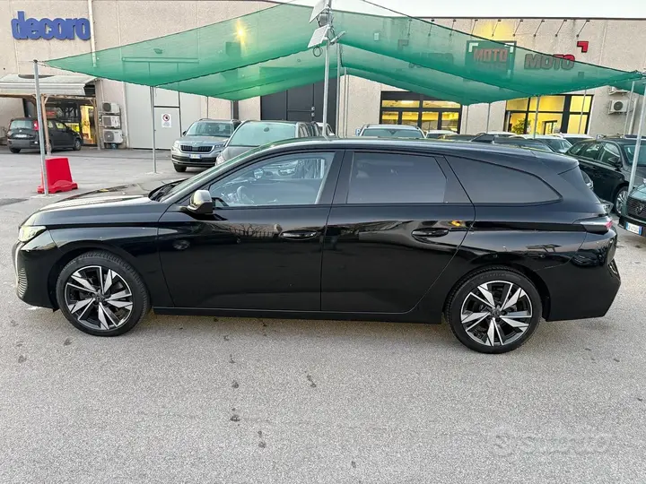 Peugeot 308 2022 photo 2