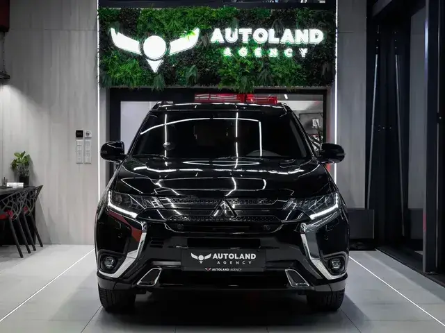 Mitsubishi Outlander 2019 photo 2