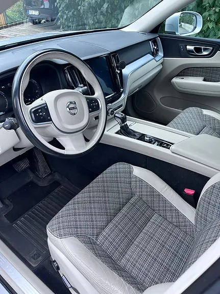 Volvo Xc60 2019 photo 4