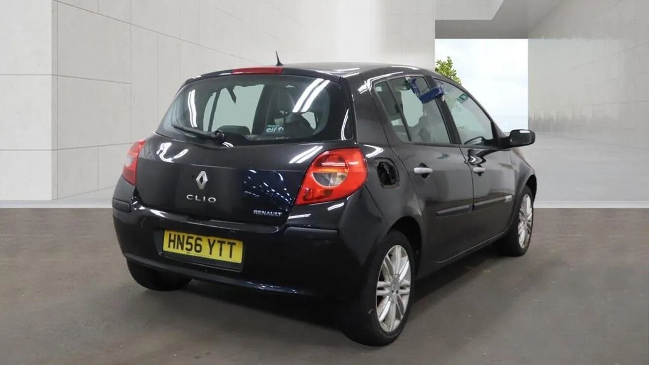 Renault Clio 2007 photo 4