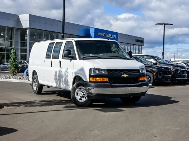 Chevrolet Express 2025 photo 2
