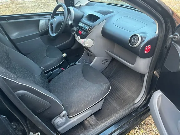 Peugeot 107 2011 photo 5