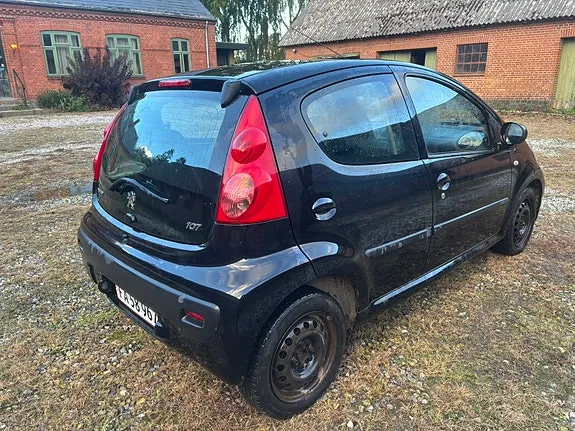 Peugeot 107 2011 photo 4
