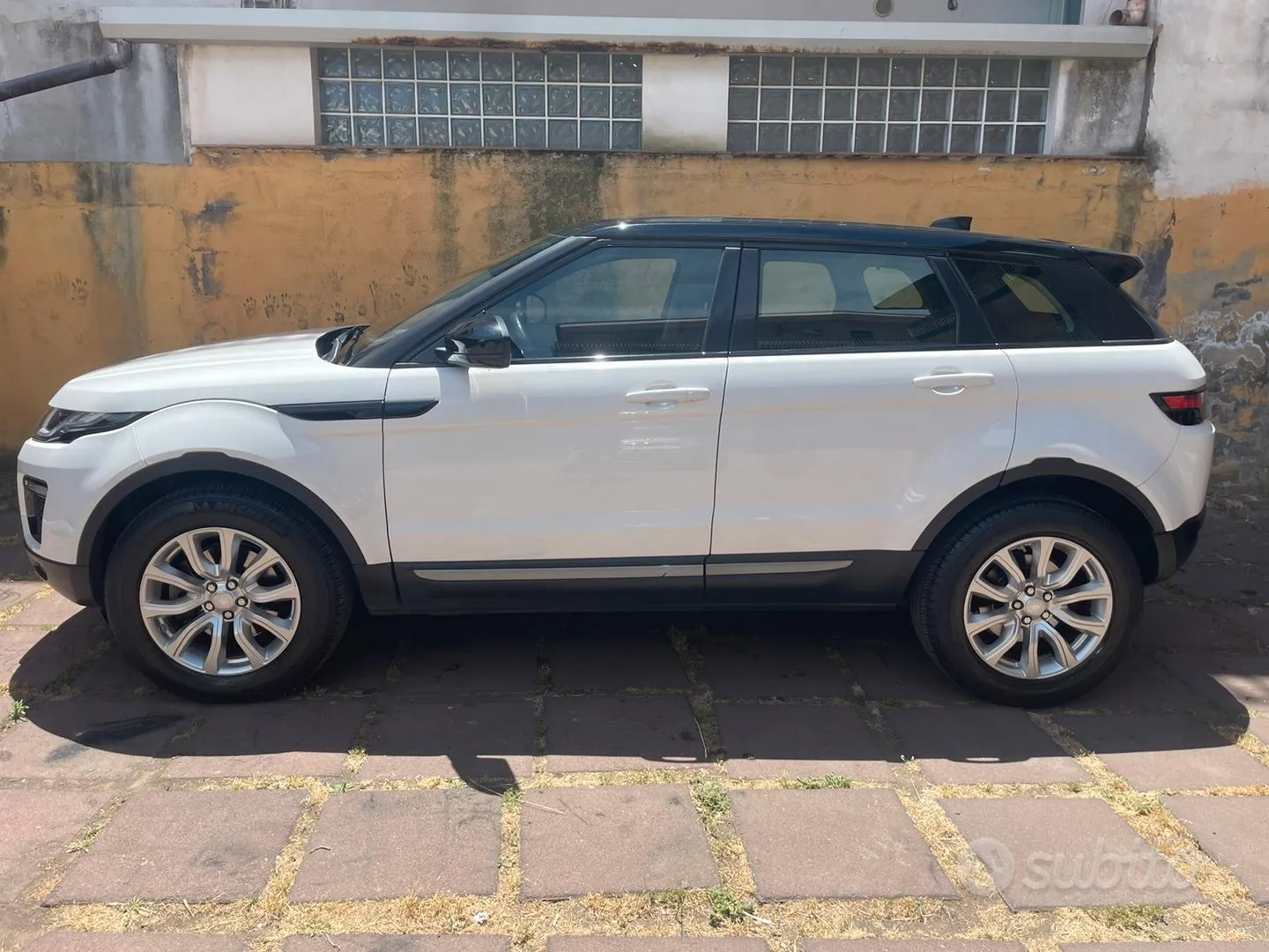 Land Rover Range Rover Evoque 2018 photo 3