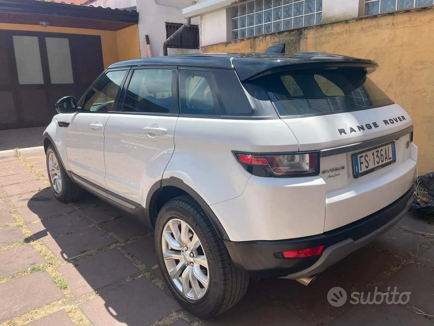 Land Rover Range Rover Evoque 2018 photo 4