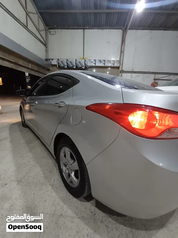 Hyundai Avante 2013 photo 4
