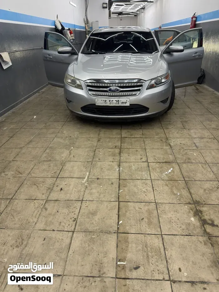 Ford Taurus