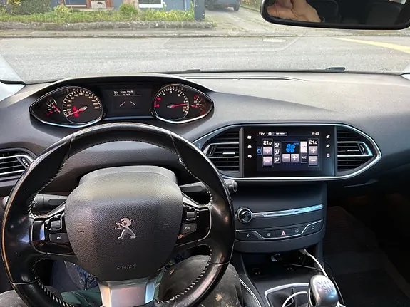 Peugeot 308 Sw 2017 photo 2