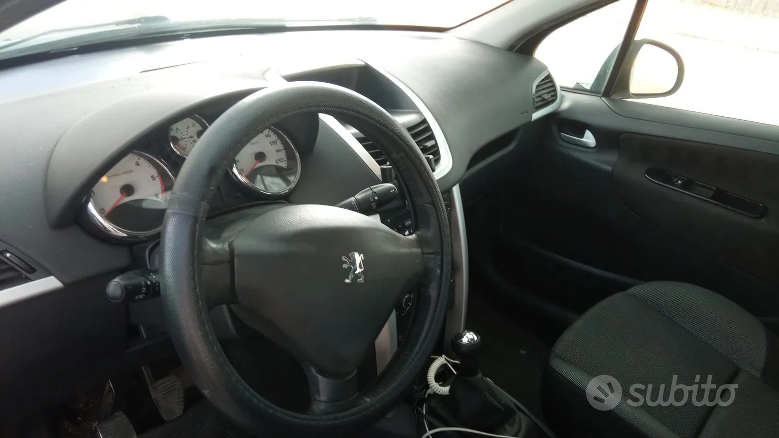 Peugeot 207 2011 photo 4