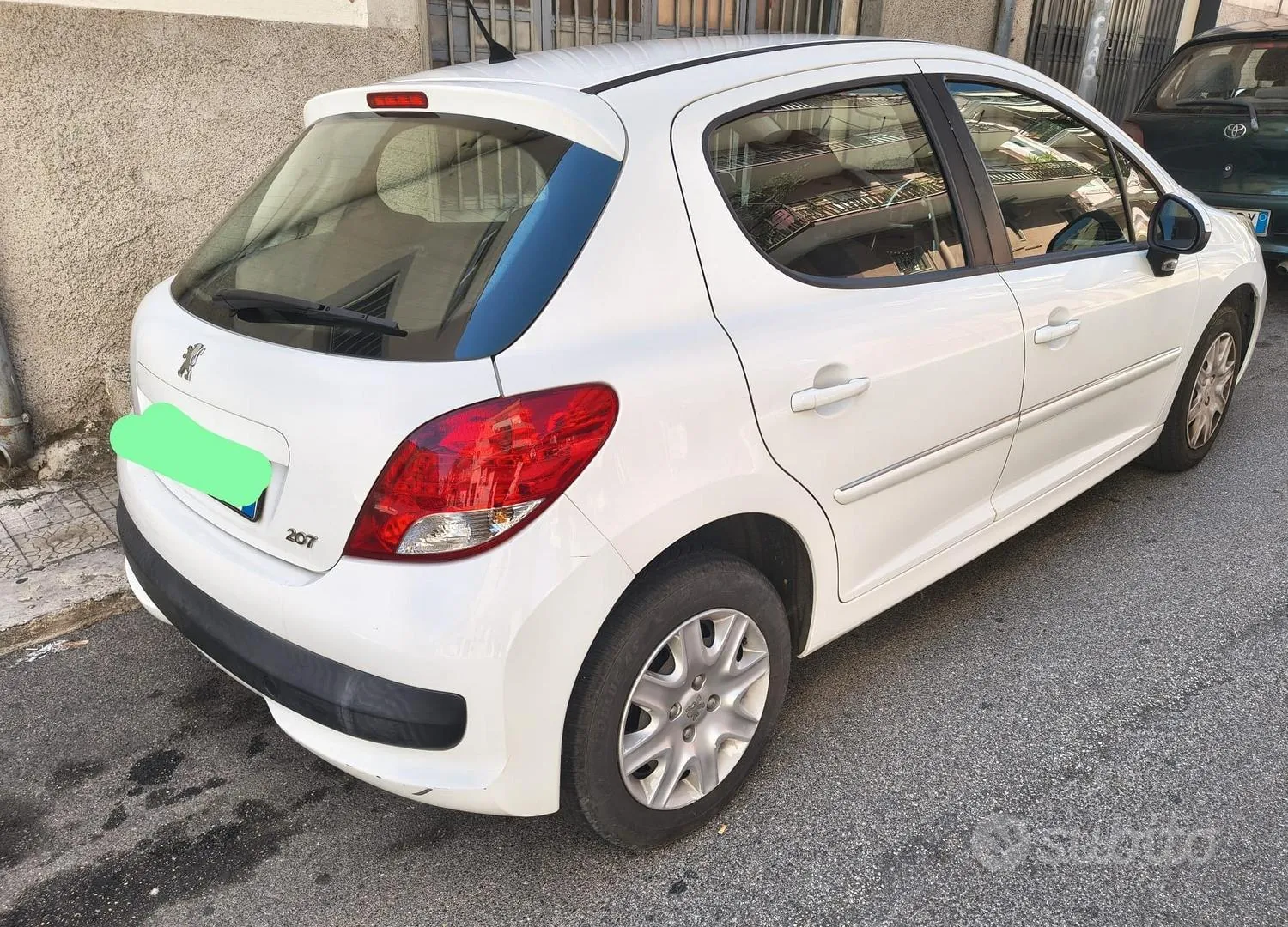 Peugeot 207 2011 photo 3