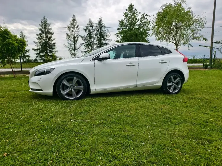 Volvo V40 2015 photo 3