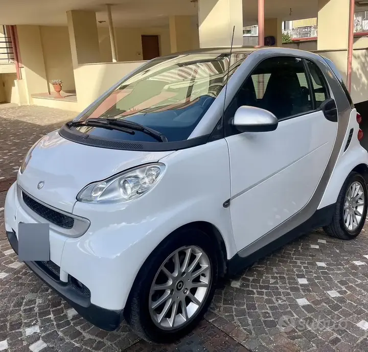Smart Fortwo 2010 photo 2