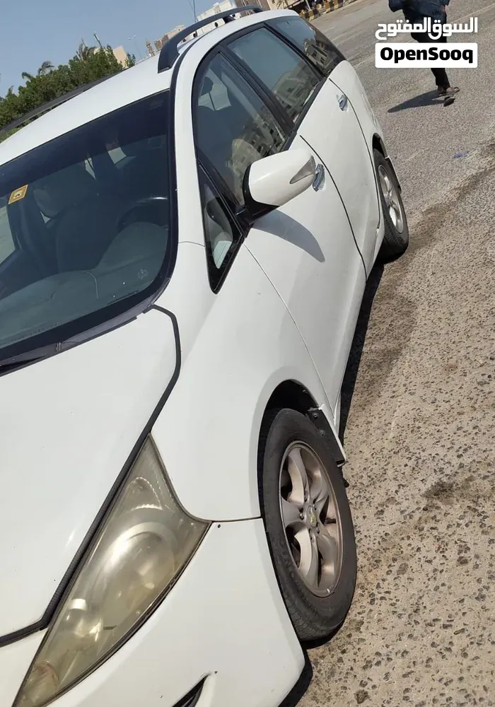 Mitsubishi Grandis 2008 photo 2