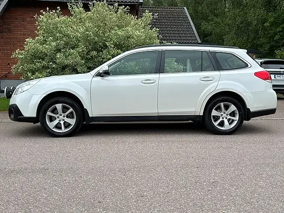 Subaru Outback 2013 photo 3