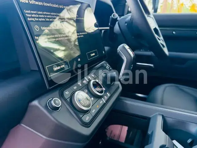 Land Rover Defender 2026 photo 3