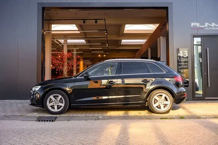 Audi A3 2017 photo 2