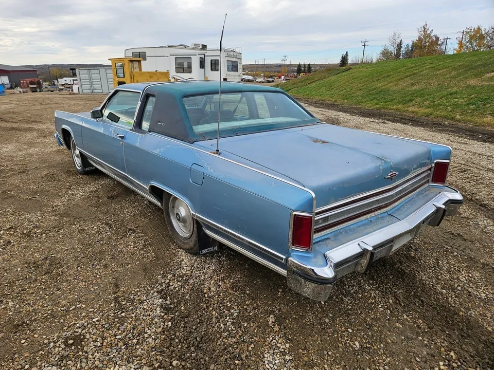 Lincoln Continental 1978 photo 3