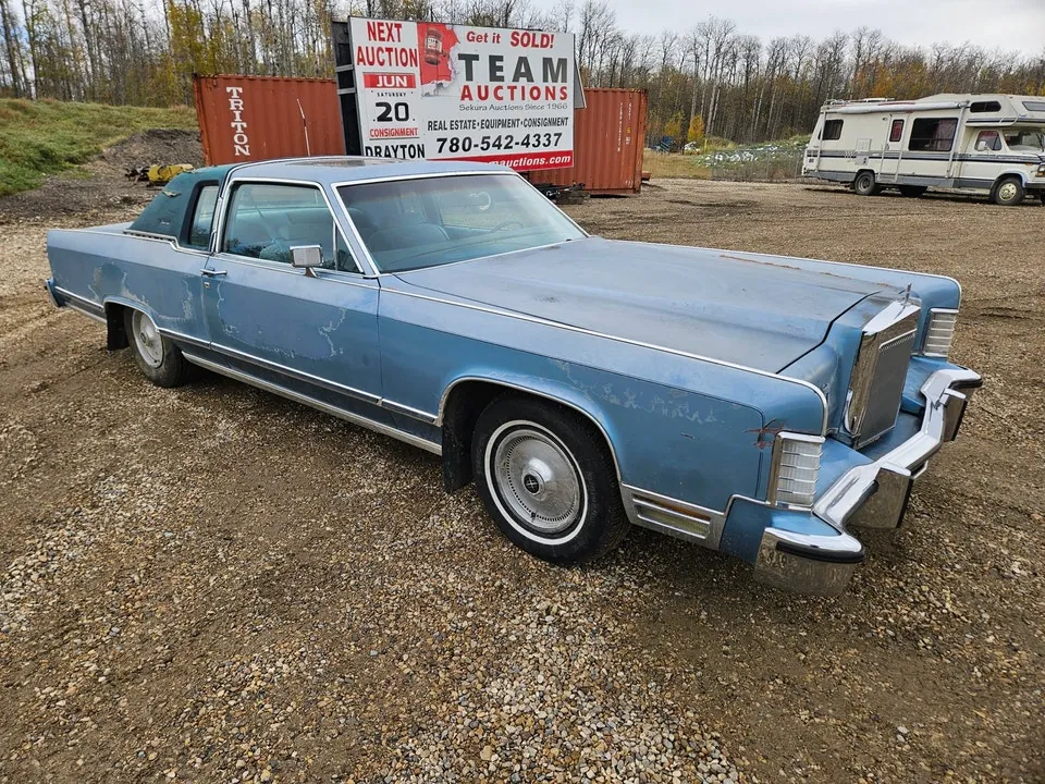 Lincoln Continental 1978 photo 2