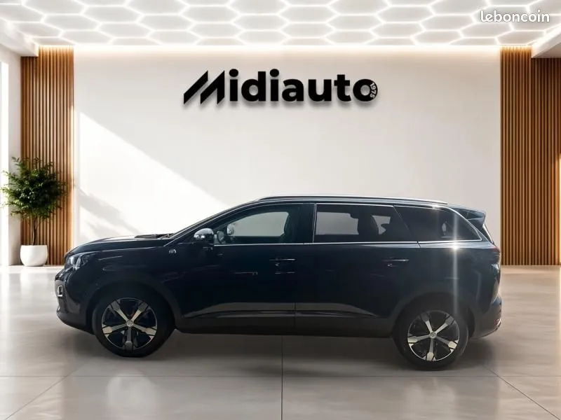Peugeot 5008 2020 photo 2