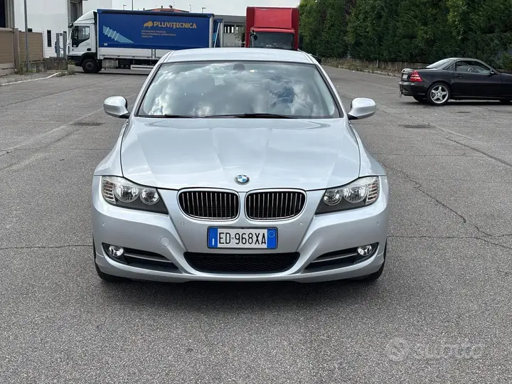 BMW 325I 2010 photo 2