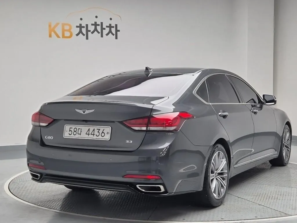 Genesis G80 2017 photo 3