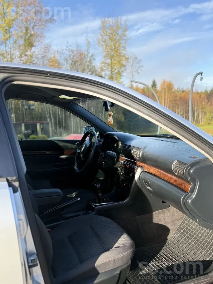 Audi A4 1999 photo 5