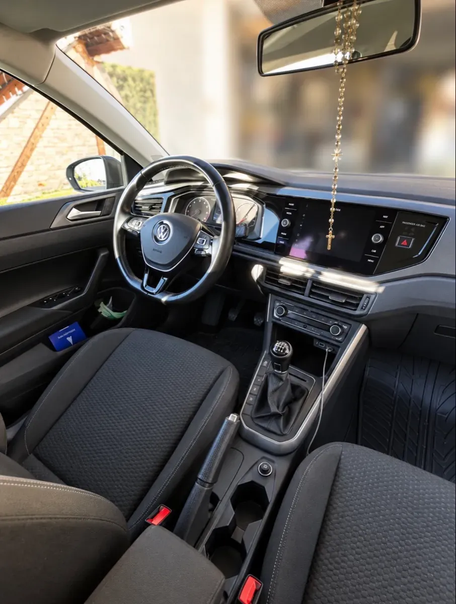 Volkswagen Polo 2018 photo 2