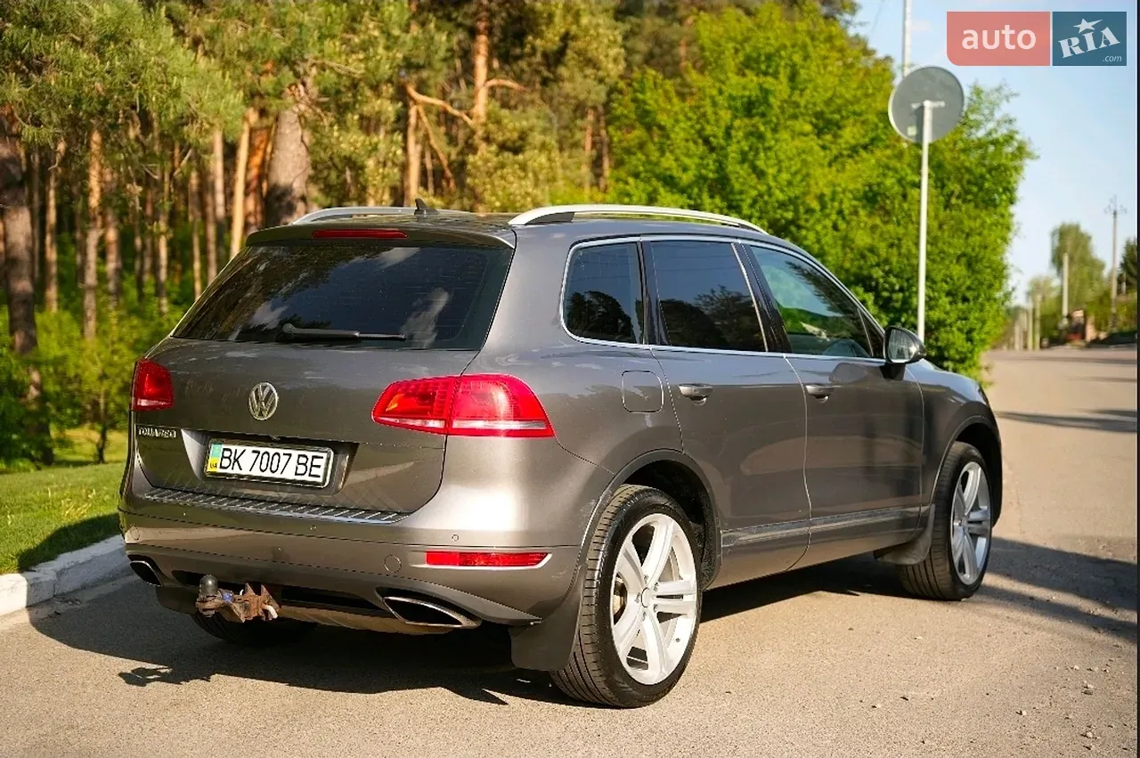 Volkswagen Touareg 2012 photo 2