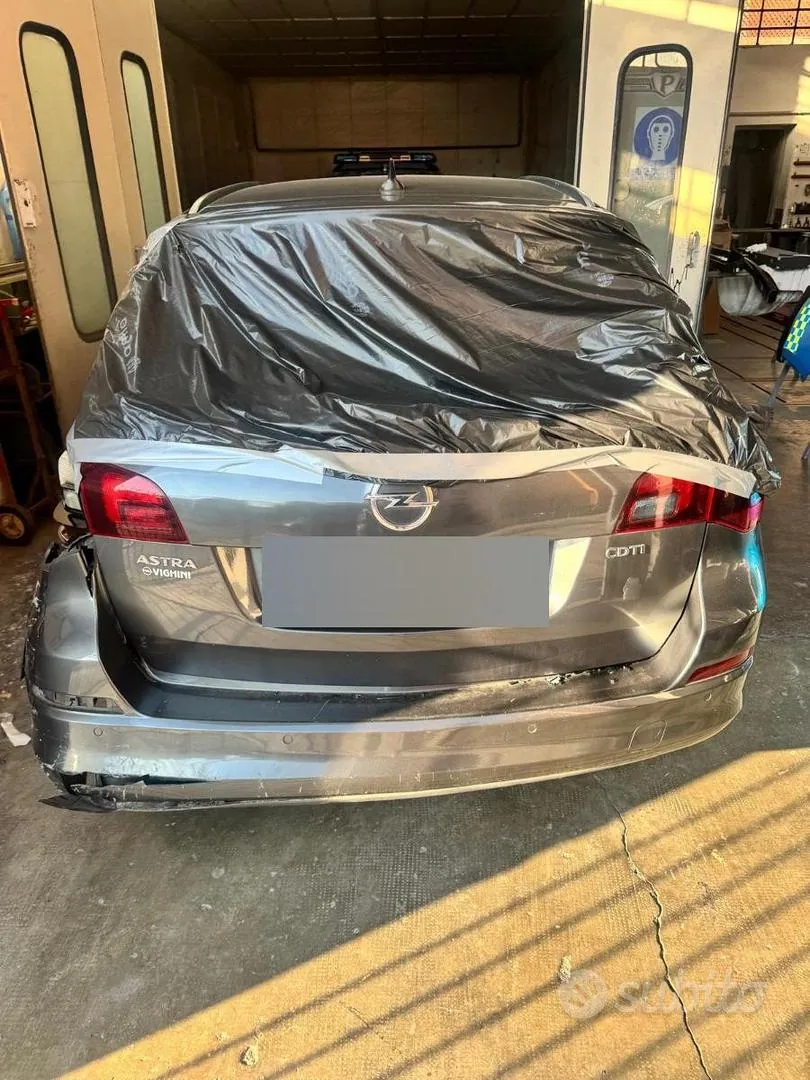 Opel Astra 2011 photo 4