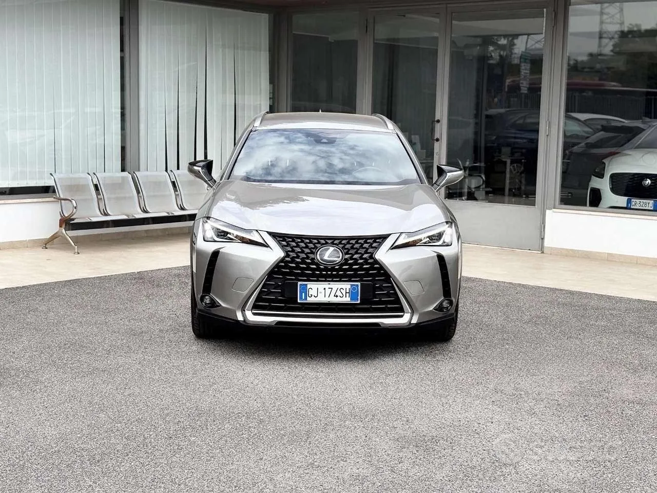 Lexus Ux 2022 photo 2