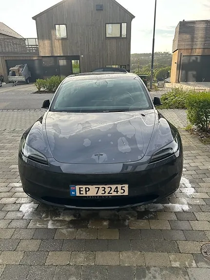 Tesla Model 3 2026 photo 3