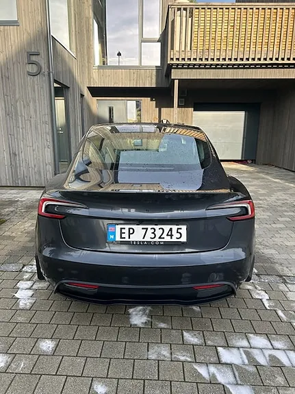 Tesla Model 3 2026 photo 5