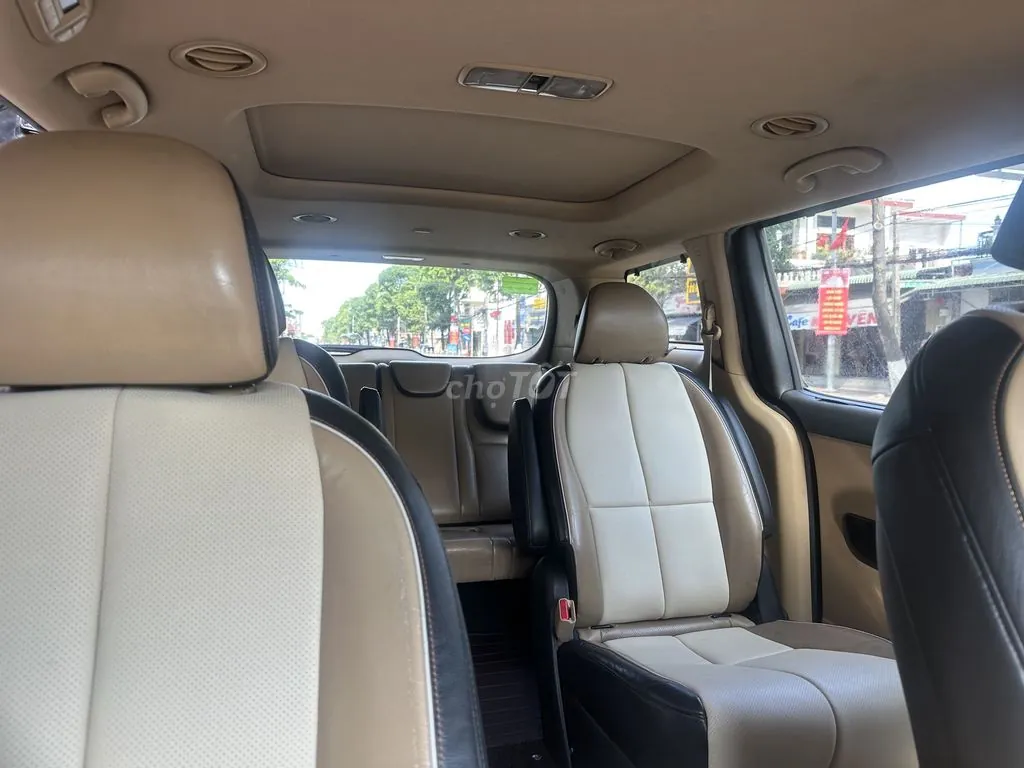 Kia Sedona 2016 photo 2
