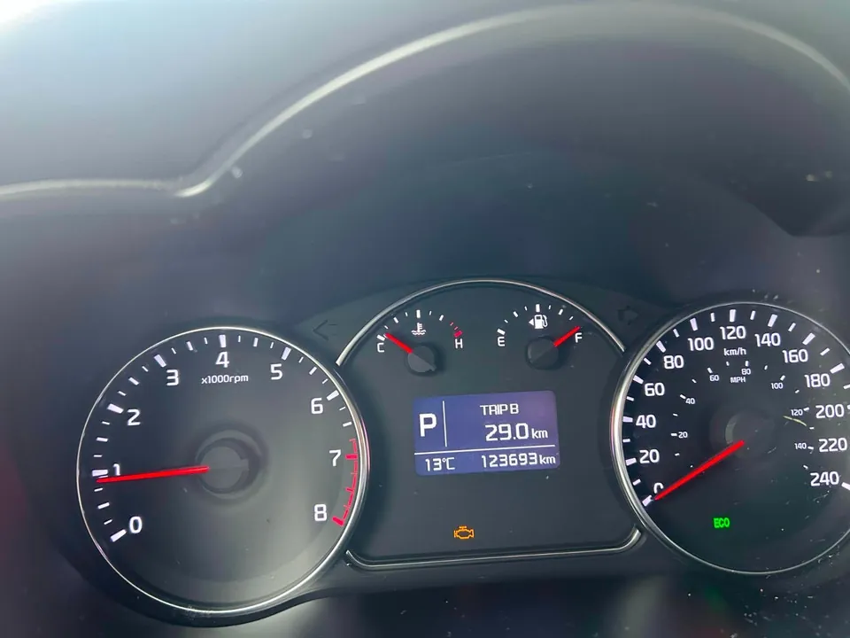Kia Rondo 2014 photo 5