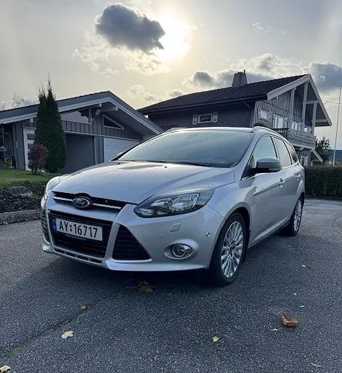 Ford Focus 2012 photo 2