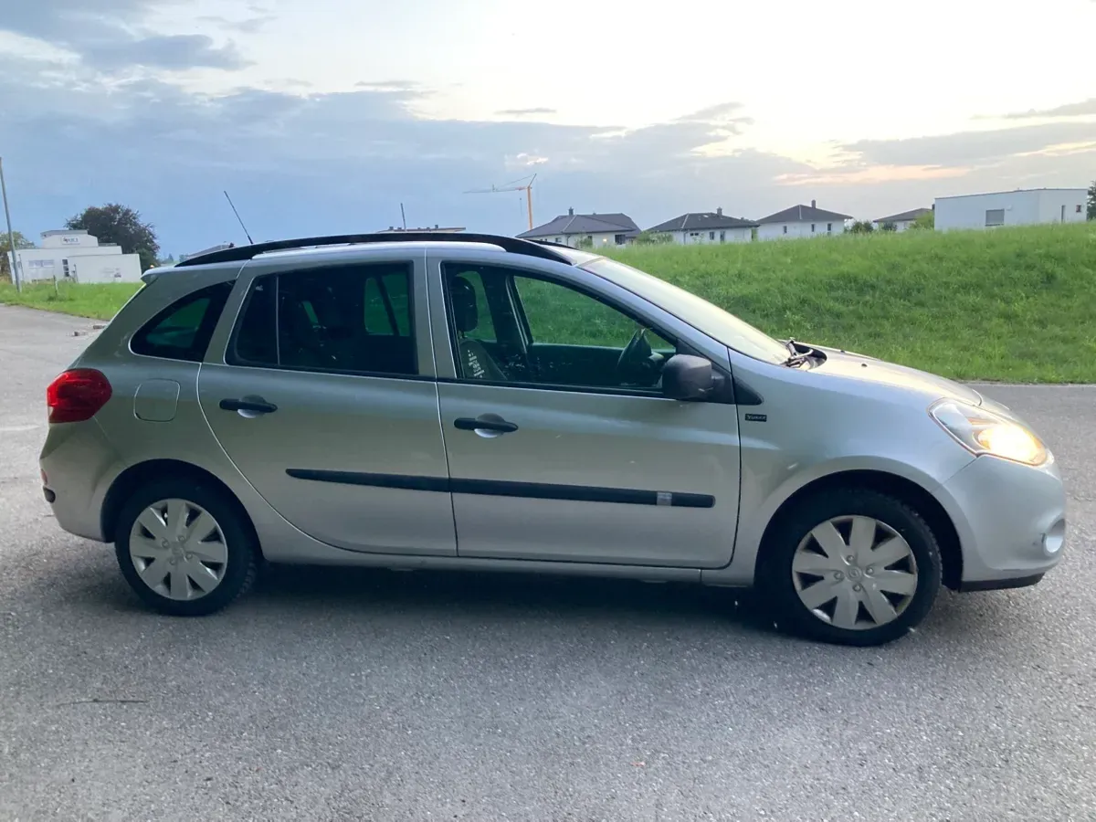 Renault Clio 2011 photo 3