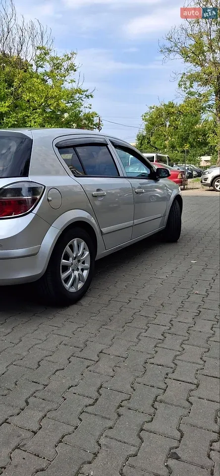 Opel Astra 2009 photo 3