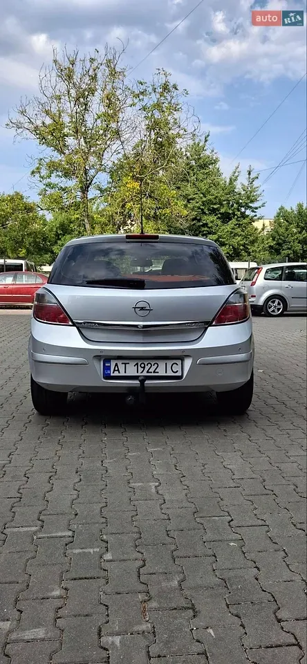 Opel Astra 2009 photo 4