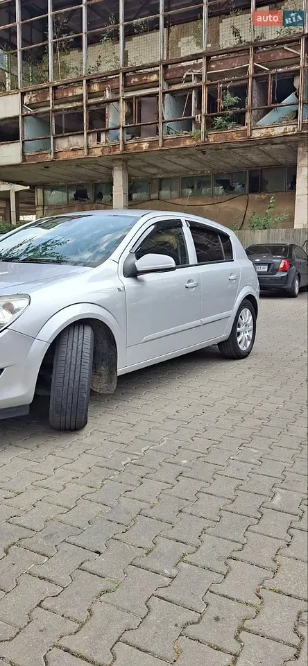 Opel Astra 2009 photo 2