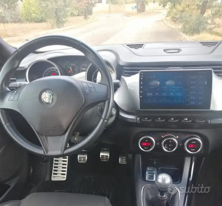 Alfa Romeo Giulietta 2011 photo 5