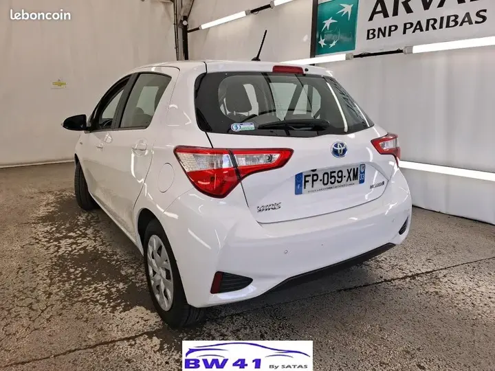 Toyota Yaris 2020 photo 2